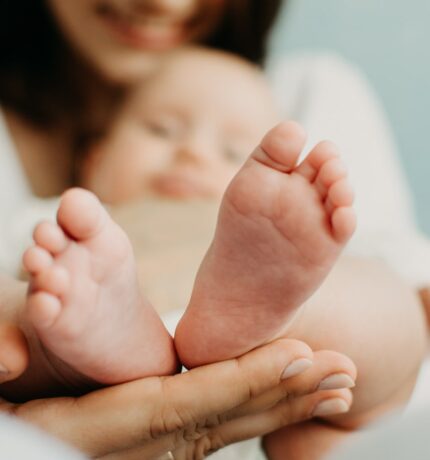 young-happy-couple-comm